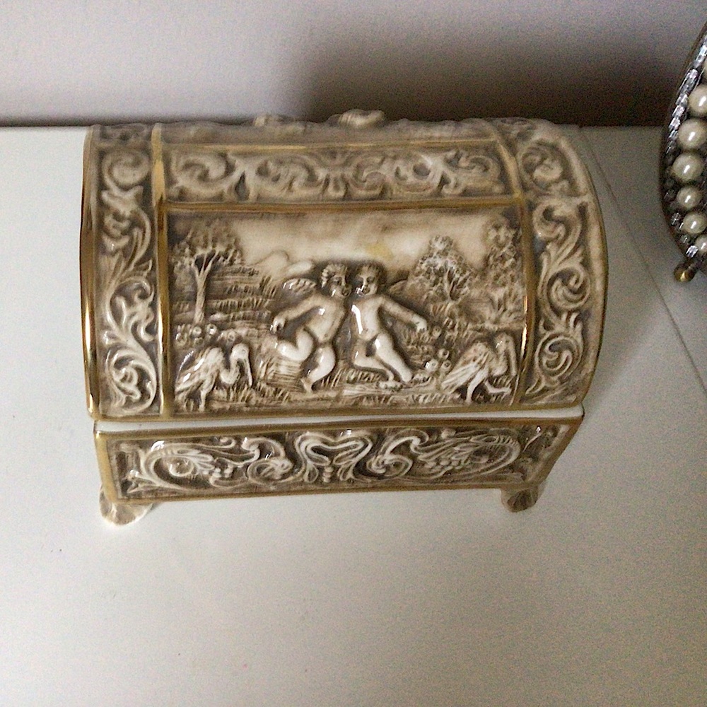 💕Host Pick💕Vintage Italian 1970’s R.Capodimonti 2 piece jewelry/trinket box